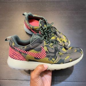 Army print Nike sneakers with pink swoosh